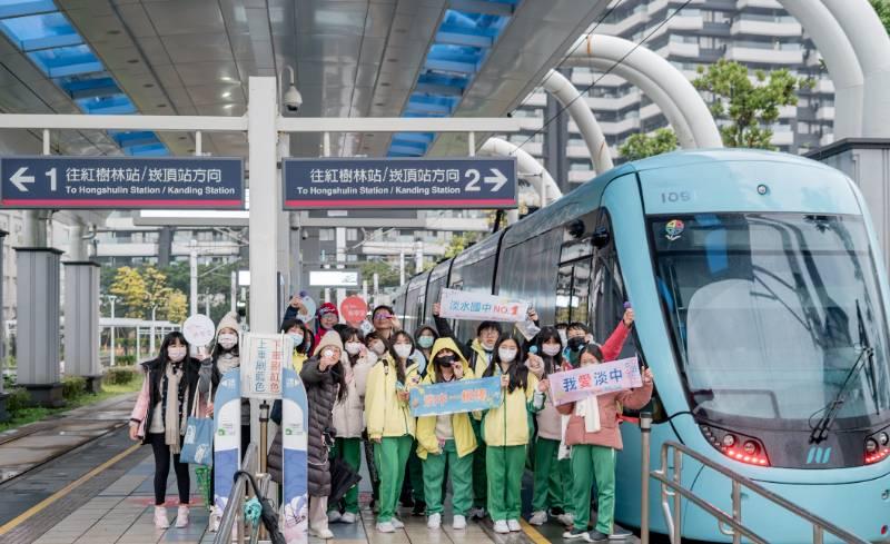 淡水國中攜手旅學堂走讀淡海輕軌 美術班學生創作雙語繪本