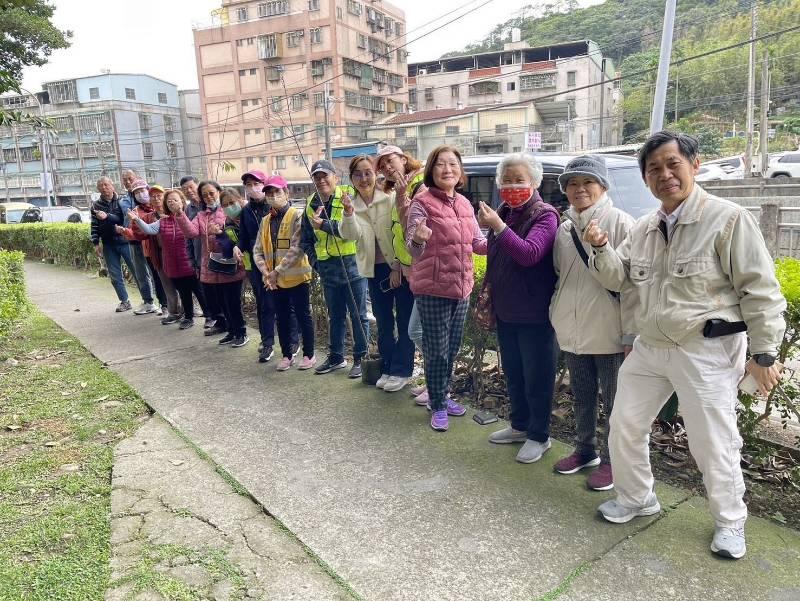 龍華科大邀社區民眾植栽櫻花 營造綠色永續家園