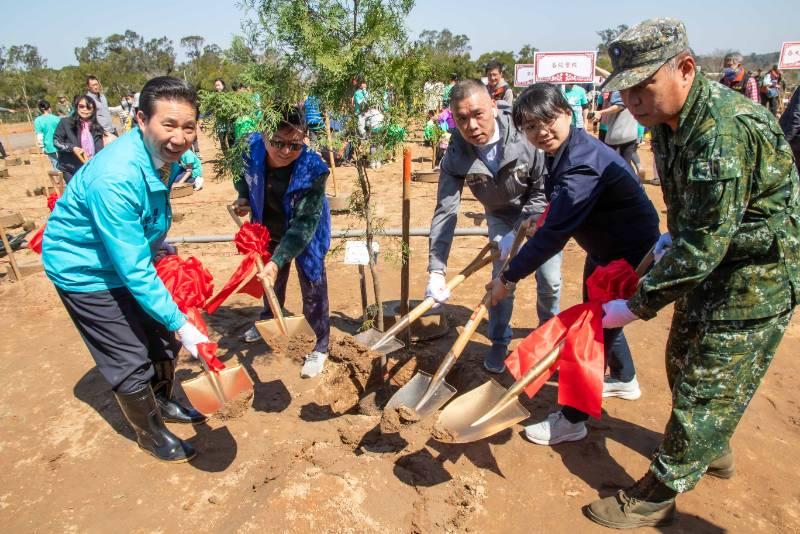 金門植樹節 校園林相更新與景觀再造 3月預計完成2.5公頃造林