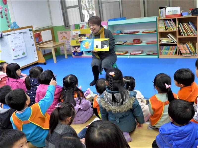 新北幼兒園閱讀志工下鄉巡迴達百園 從幼紮根閱讀教育