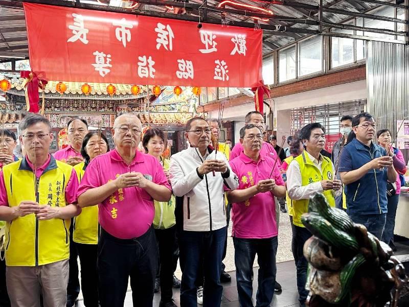 土城三元宮媽祖遶境起駕 侯友宜祈願地方繁榮平安