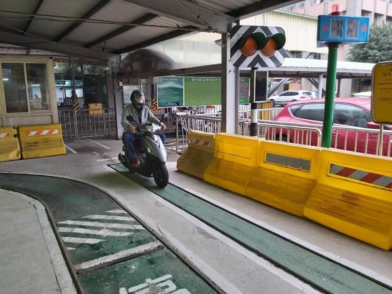 強化道路交安觀念　竹市監理站提醒遵守「機車上駕訓、交通安全行」要訣