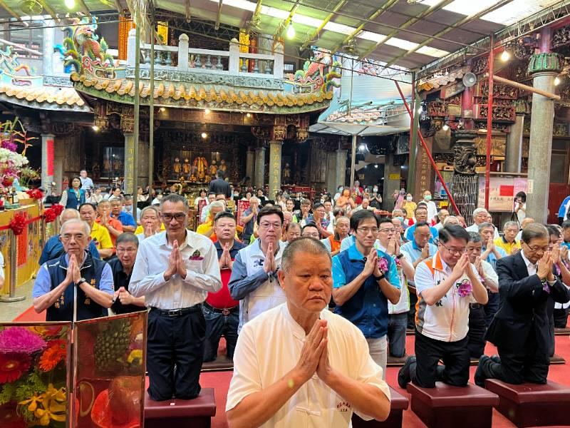 新莊地藏庵文武大眾爺祭典 劉和然祈求市民平安健康