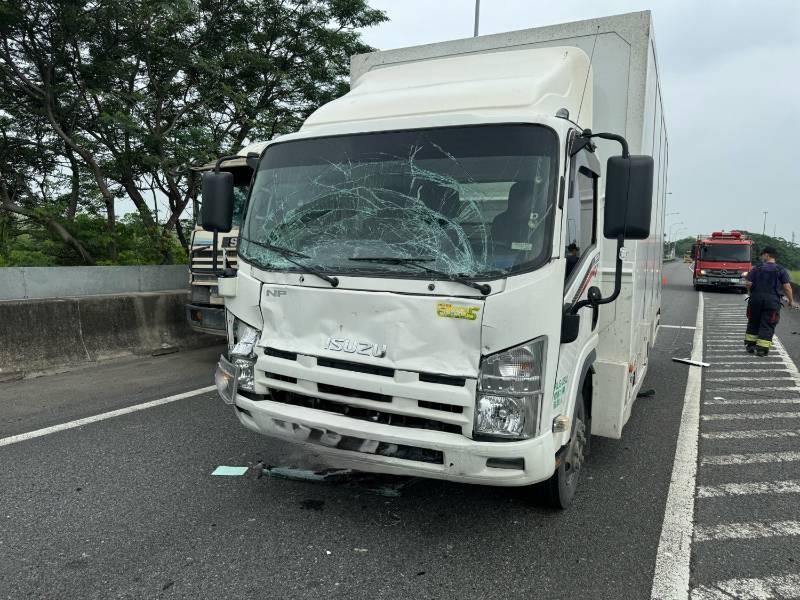 胎遇國道車禍驚險，消防英勇施救溫暖人心