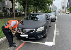 再傳捷報  !高雄市區監理所查獲破百萬超大戶違規霸王車