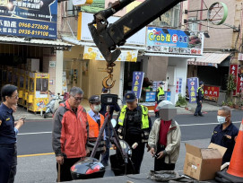 微電車掛牌執法首日  高市警監聯合稽查