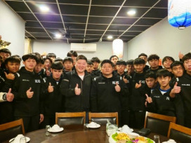 花蓮高中足球隊闖入12強 張峻議長舉辦慶賀餐會激勵球員