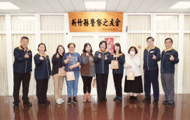 竹縣警局長宣介慈暖心送溫馨祝福　市場宣導談平權教防詐讓每位女性更安全