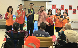 榮服處榮欣志工隊攜手蔡遠進金門傀儡戲團送愛松柏園溫馨義演