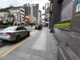 接送、送貨更方便！新北市超過5,600處黃線、526格卸貨格！
