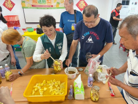 感受台南在地農業的創意與美味 台南市議員蔡筱薇攜農會走入社區
