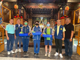 九份子國中小至朝皇宮為會考祈福加油