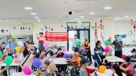 臺南榮家住民手作香包樂融融 香氣連繫長輩回憶