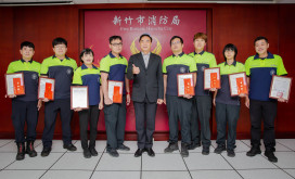 阿嬤跳舞突倒地OHCA　竹市消防局專業救護現場2次電擊成功搶救