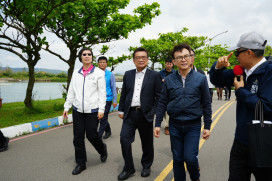 鄭正鈐籲暫緩西濱南寮漁港交流道　考察工研院盼助因應海淡廠鹵水排放