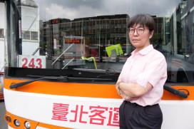 母親節快樂！公車媽媽駕駛的打拚運轉手人生