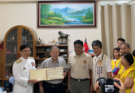 榮民郭燕潁獲頒保衛臺灣紀念章 臺南榮服處同感榮耀