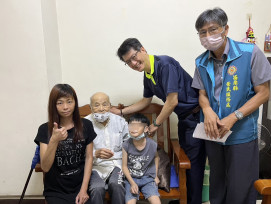 苗栗榮服處愛心不中斷 貼心護送百歲榮民急診