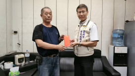 榮民施賜東愛心善行！臺南榮服處感謝企業主捐助遺孤認養金
