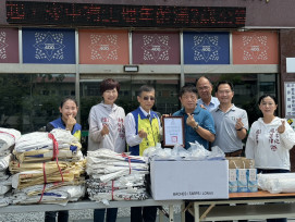 立法委員陳亭妃等聯合捐物資 助力台南沿海災後清理