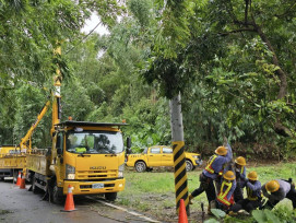 丹娜絲颱風造成南投2萬多戶停電  台電積極搶修中