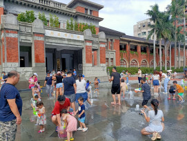 FUN暑假戲水歡度盛夏午後時光　竹市府前廣場噴水設施7/12起開放