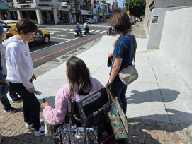 台南火車站前電梯故障多時 議員陳怡珍邀單位會勘謀改善