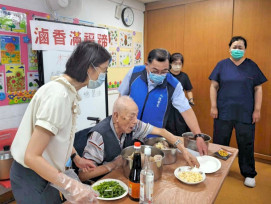 幸福共好、活躍老化　八德榮家美食之旅圓夢住民長輩重拾廚藝烹飪