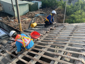 二河分署x維順營造　助南部低收入戶重建家園搶修颱風受損屋頂 