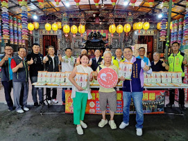 宗教團體行善不落人後！力行聖賢宮、王母救世宮攜手捐贈普渡供品 助新北弱勢團體