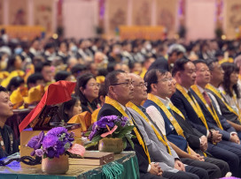 【靈鷲山水陸空法會】 侯友宜供燈為眾生祈福
