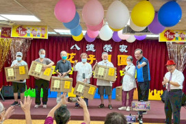 花好月圓、百合獻藝　八德榮家聯歡活動陪伴住民長輩歡慶中秋佳節