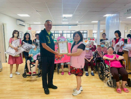 臺南榮家感謝四季愛心歌友會捐贈愛心被 關懷住民長輩