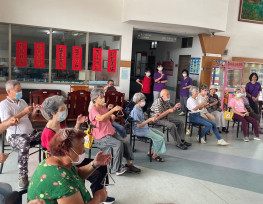 白河榮家樂智樂齡學堂提前慶秋節 住民音樂合奏明月曲