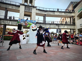   SKM Park Outlets 高雄草衙「南瓜鎮鬼影來襲」驚喜登場 萬聖節提前嗨翻