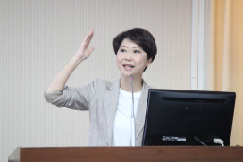 立法委員陳亭妃要求國防部要依照物價指數（CPI）漲幅固定調整「軍用機場噪音補償基準」