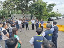 光電板會污染水質？許智傑帶隊查真相  台電水利署這樣說