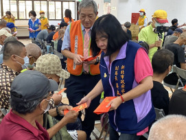 中秋佳節送暖情 社福團體攜手關懷街友