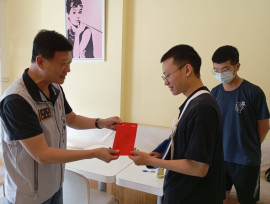 南市軍人站慰問受傷國軍士兵
