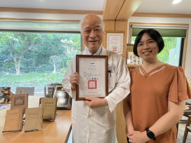 從診間到書架——韓良誠醫師捐書，用知識療癒人心　