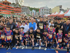 連辦8年 清水馬拉松嘉年華會 視障選手、外國傳教士來跑步領略清水之美