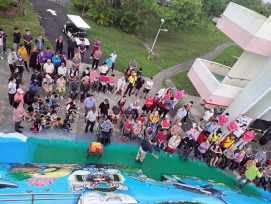 花蓮榮家彩繪牆揭幕 AI創作為傳統注入新生命