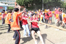 華醫57週年校慶運動園遊會校友回娘家 師生社團聯演捉對廝殺