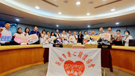 愛心十年不間斷　樂心關懷協會連續十年捐鞋助學童