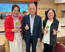 新樓醫榮獲績優醫院「醫病溝通」與社區健康照護雙獎 
