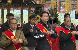 新北副市長劉和然赴石門桃源殿參拜　恭賀水官大帝聖誕千秋、致贈匾額