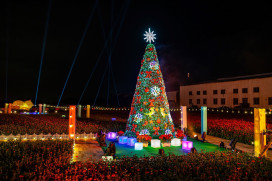 草屯聖誕點燈溫馨登場 許淑華讚彰明電子熱心公益