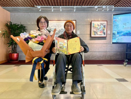 從照護到創作  「百歲畫愛．院望啟程」素人棉棒畫展結合藝術、生命與愛