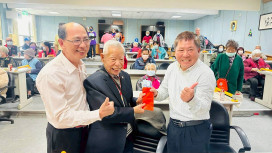 百歲榮民袁伯伯紀壽 花蓮榮家與幼園童聲傳愛