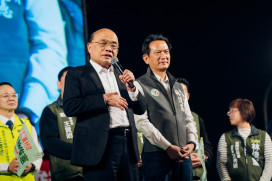 林俊憲直搗對手本命區辦造勢，破兩萬鄉親不畏低溫給予支持